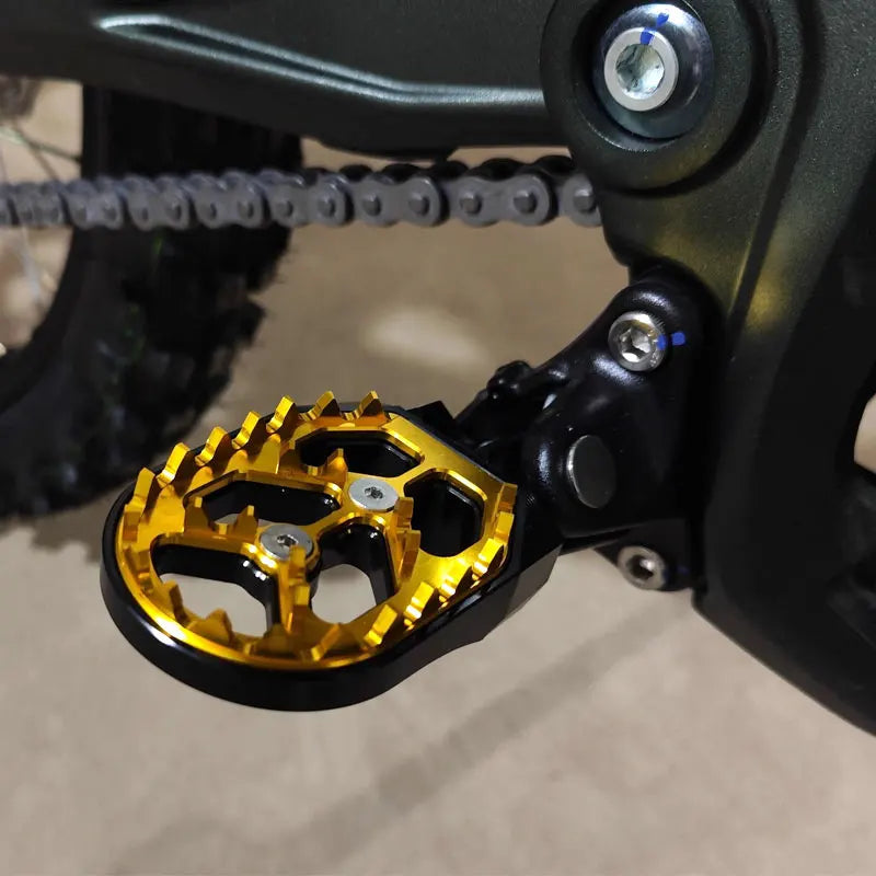 For SURRON Ultra Bee Left and Right Pedal Kit Off-road Dirtbike Electric Bikes for Surron Motorcycles Modified Pedal Accessories